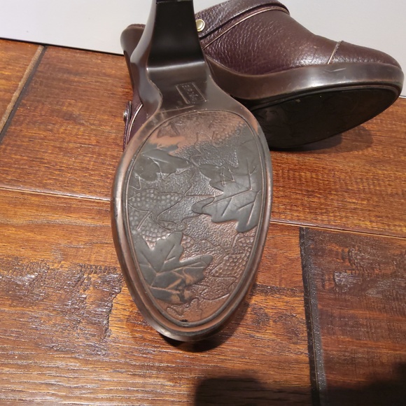 Eurostep dark brown mules size 6.5 buckle detail - Picture 3 of 3